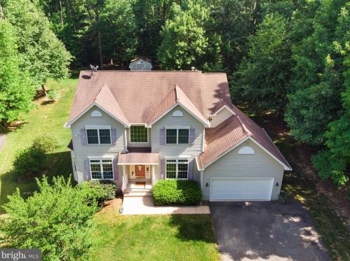 9089 Groundhog Ln, Marshall, VA 20115-3059