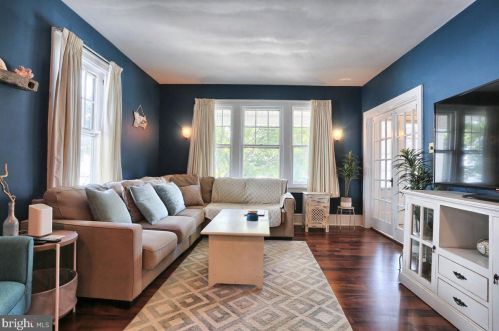 126 Cedar St, Carlisle PA  17013-2201 exterior