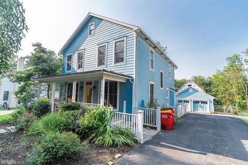 1190 Ridge St, Harpers Ferry, WV 25425-6938