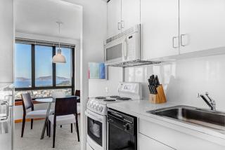 2000 Broadway St, San Francisco CA  94115-1581 exterior