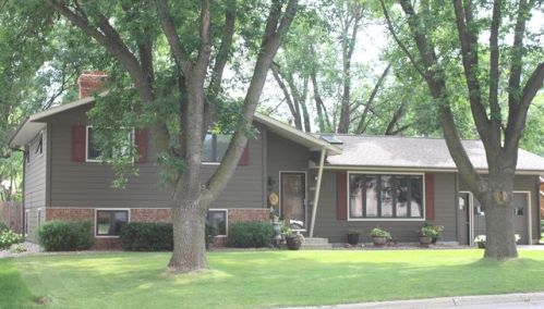 113 James Ave, Marshall, MN 56258-1638