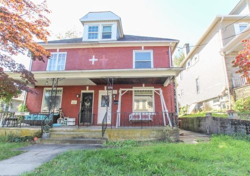 722 Market St, Bangor, PA 18013-1704