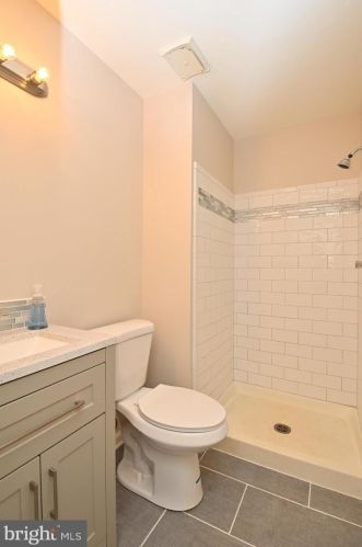7803 Wintercress Ln, Springfield VA  22152-3842 exterior