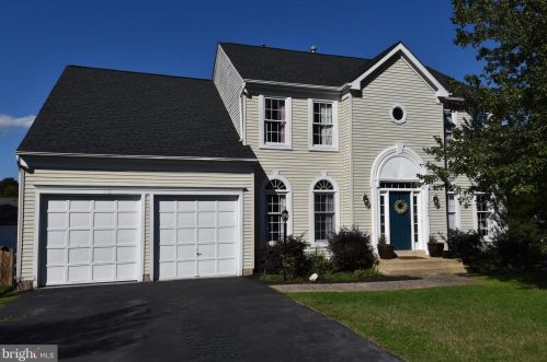 15040 Greenmount Dr, Woodbridge, VA 22193-1858