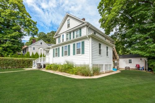 22 Aiken St, Norwalk, CT 06851-2047