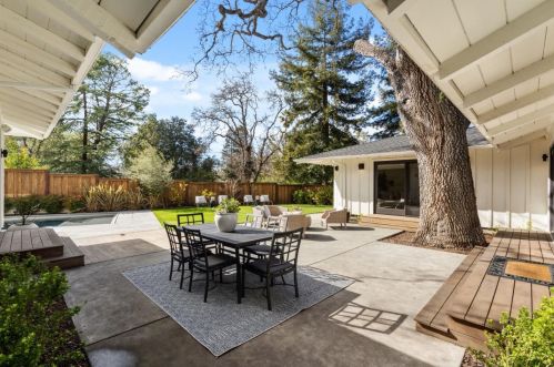 1330 Fairway Dr, Los Altos CA 94024-5358 exterior