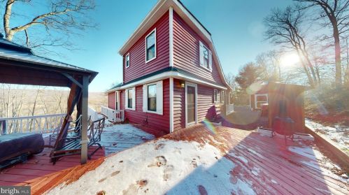 400 Cardinal Dr, Rio WV  26755-6048 exterior
