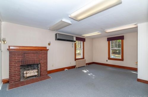 58 Norwich Rd, Quaker Hill CT  06375-1127 exterior