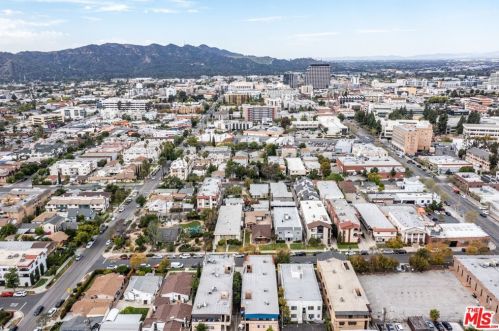 129 Cedar St, Glendale CA  91205-1207 exterior