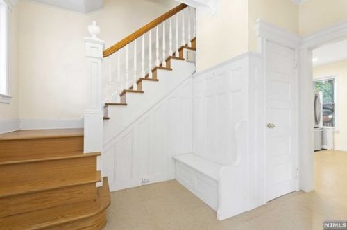 696 Grove Ave, Cliffside Park, NJ 07010-2008