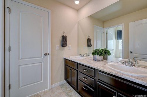 3170 Nepal Way, Aurora CO 80013-9019 exterior