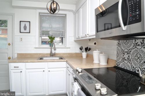 835 Rolridge Ave, Lancaster PA  17603-5736 exterior