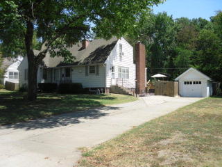 107 Elmwood Dr, Pittsburg, KS 66762-5515
