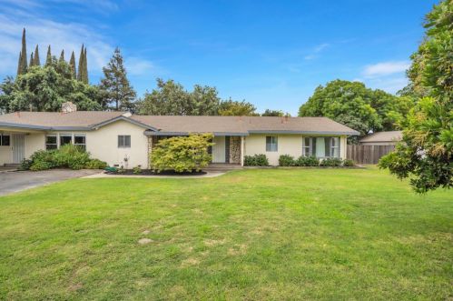 2128 Hawkeye Ave, Turlock, CA 95380-2838