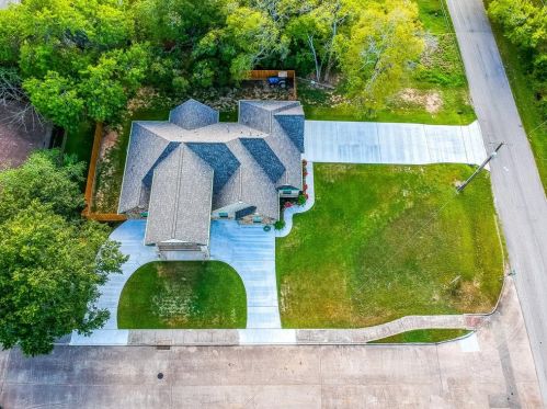 639 Tj Wright St, Angleton, TX 77515-4344