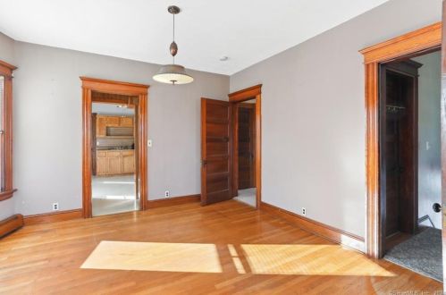 320 Olivia St, Derby CT  06418-1528 exterior