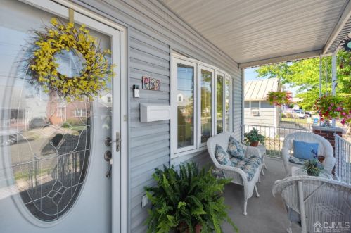 683 Johnstone St, Perth Amboy, NJ 08861-2758