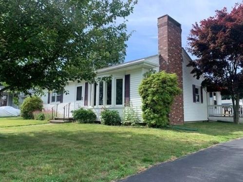 86 Durfee Rd, Tiverton, RI 02878-1644