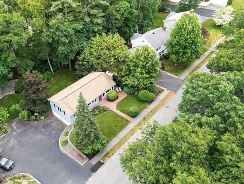 17 Cannon Dr, Nashua, NH 03062-2019