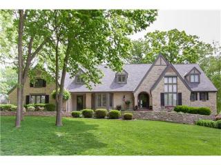 8401 Maplewood Ln, Shawnee Mission, KS 66215-2873