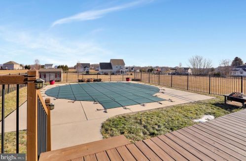 67 Tinning Ct, Hedgesville WV 25427-7367 exterior