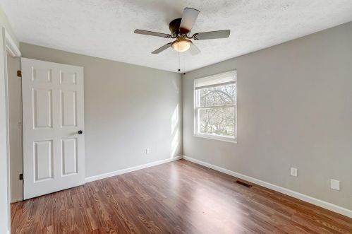 496 Bessinger Dr, Cincinnati OH 45240 exterior