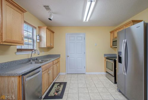 5838 Waggoner Ct, Rex GA 30273-5201 exterior