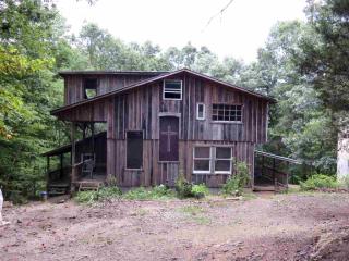 2977 Arch Rd, Cosby, TN 37722-3219