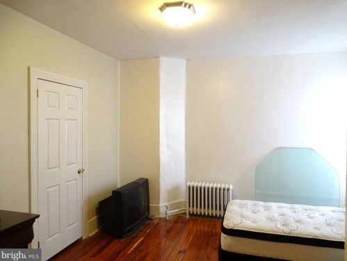 1111 Poplar St, York PA  17403-1826 exterior