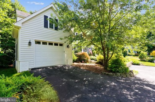 11673 Post Mills Ln, Herndon, VA 20194-1607