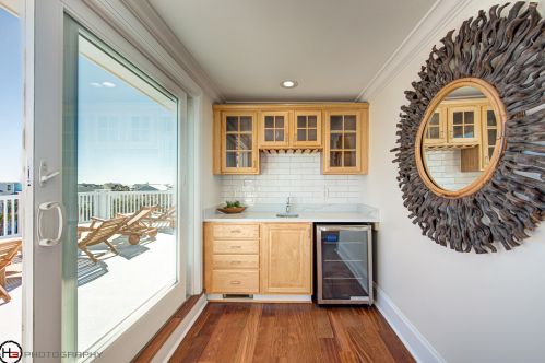 1000 Carolina Blvd, Isle Of Palms SC  29451-2242 exterior