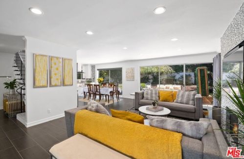 22334 Liberty Bell Rd, Calabasas, CA 91302-5134