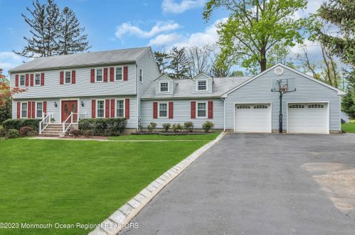 5 Marion Dr, Holmdel Village, NJ 07733-1716