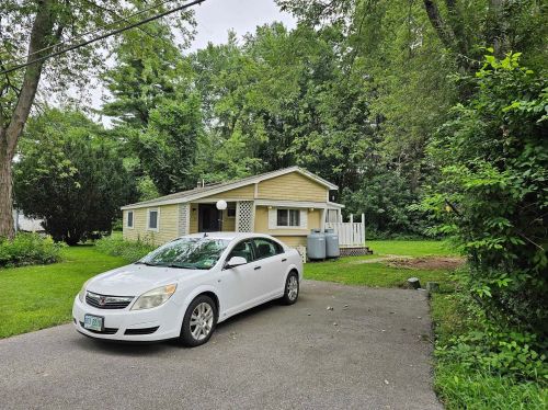 17 Brenda St, Nashua, NH 03062-3501