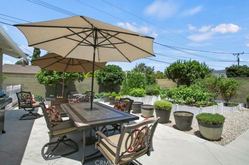 16361 Bayshore Ln, Huntington Beach, CA 92649-2612