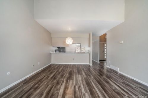 2013 Worchester Way, Denver CO  80014-4308 exterior