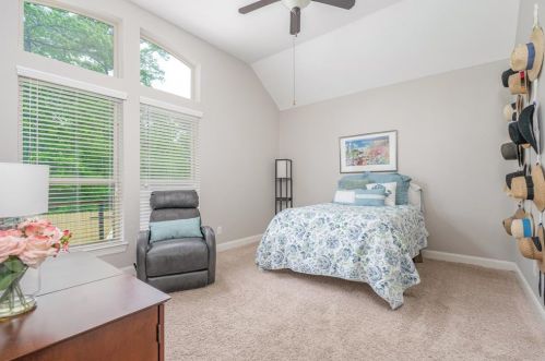 1828 Lily Meadows Dr, Conroe TX  77304-2949 exterior