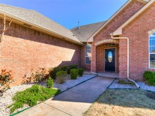 176 Cypress St, Piedmont, OK 73078-9357