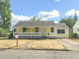 504 Harrison St, Carlton, OR 97111-9610