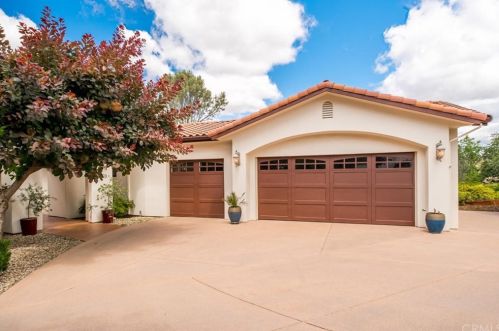 3150 Summit Ridge Ter, Chico, CA 95928-7383