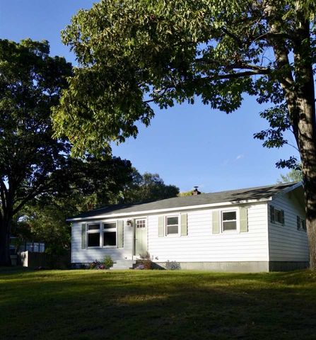 8 Birch Dr, Dover, NH 03820-4515