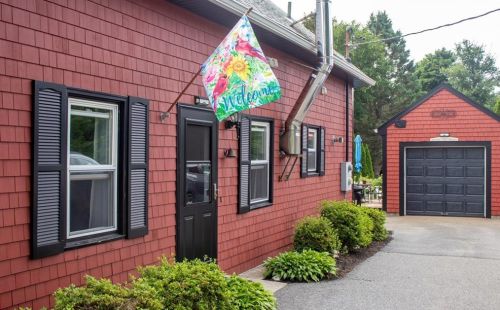 1195 Green End Ave, Middletown, RI 02842-5705