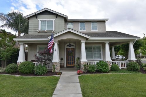 2352 Caprice Dr, Turlock, CA 95382-8628