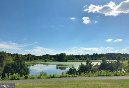 384 Turnberry Dr, Charles Town WV  25414-3930 exterior