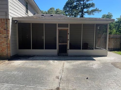 612 Arkansas Park, Conroe TX  77302-1037 exterior