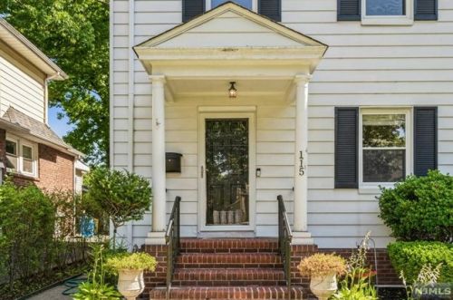 115 Griggs Ave, Teaneck, NJ 07666-4129