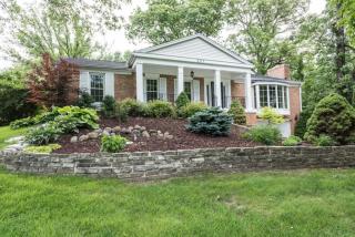 207 Country Club Dr, Pekin, IL 61554-2611