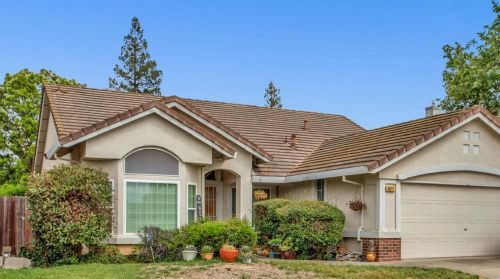8877 Silvery Blue Way, Elk Grove, CA 95624-3267