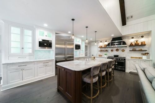 1574 Cave Rd, Atlanta GA  30327-3120 exterior