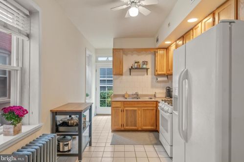 232 Walnut St, Lancaster PA  17602-2342 exterior